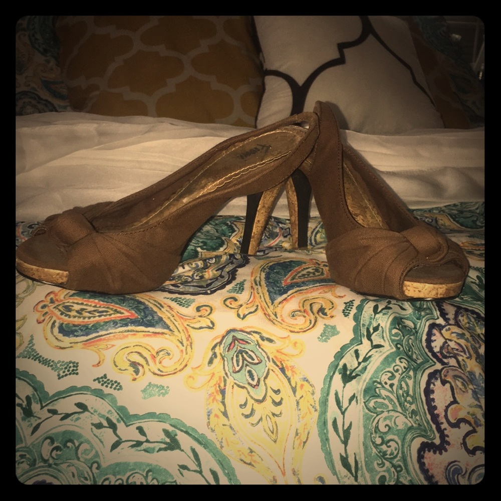 Strap heels